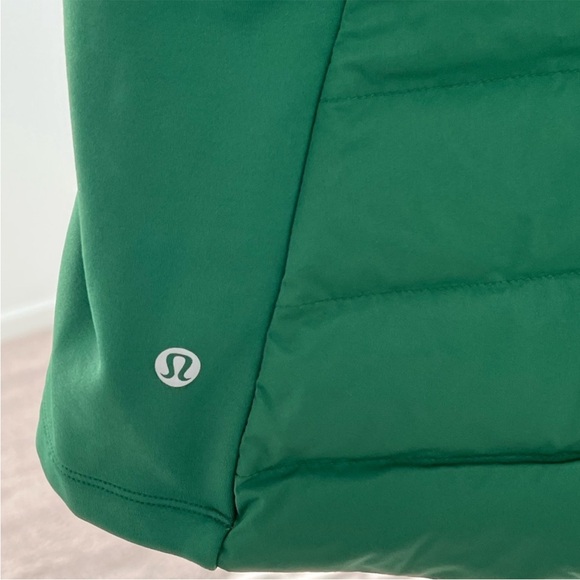 Lululemon Everglade Green Down For It Vest, Size 2 - Picture 10 of 10